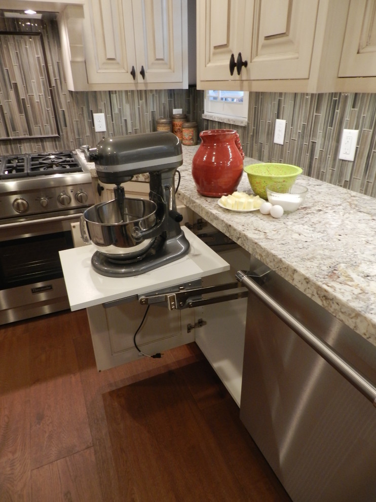 Inspiration for a transitional home design remodel in Salt Lake City