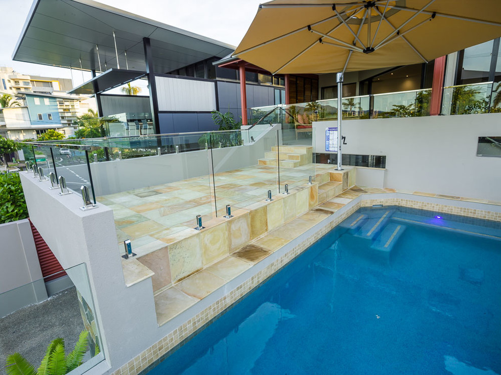 Inspiration for a modern pool in Cairns.