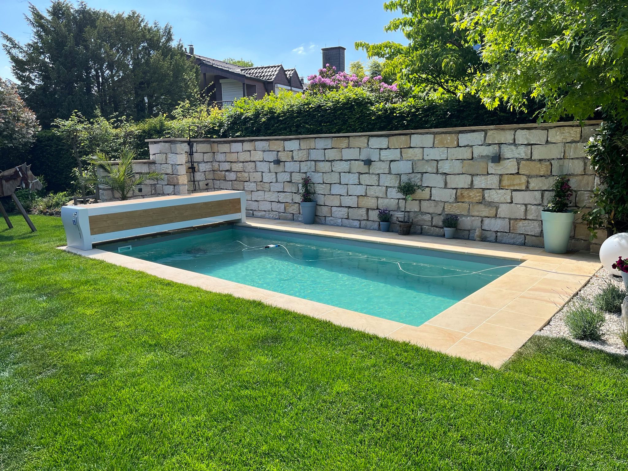 Poolbau mit Kundenunterstützung