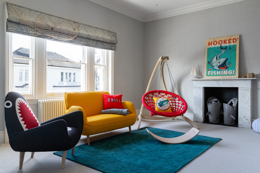 Großes Modernes Jungszimmer mit Schlafplatz, grauer Wandfarbe, Teppichboden, grauem Boden, Kassettendecke und Tapetenwänden in London
