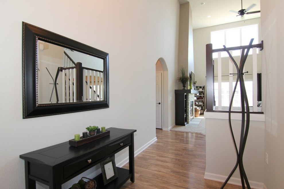 Entryway - transitional entryway idea
