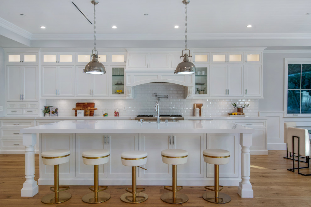 Example of a transitional kitchen design in Orange County