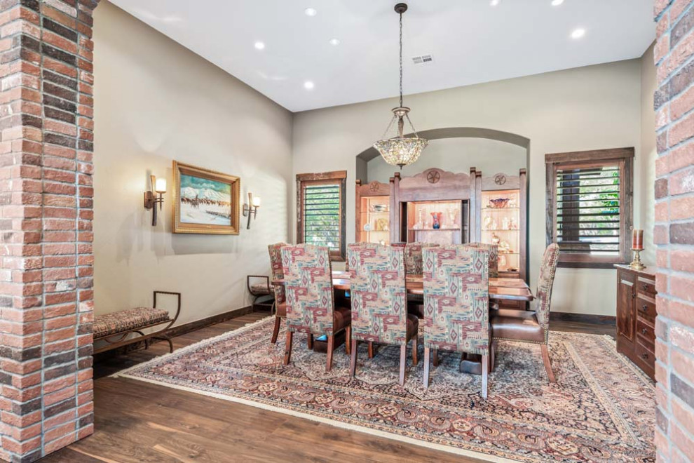 Mountain style home design photo in Austin