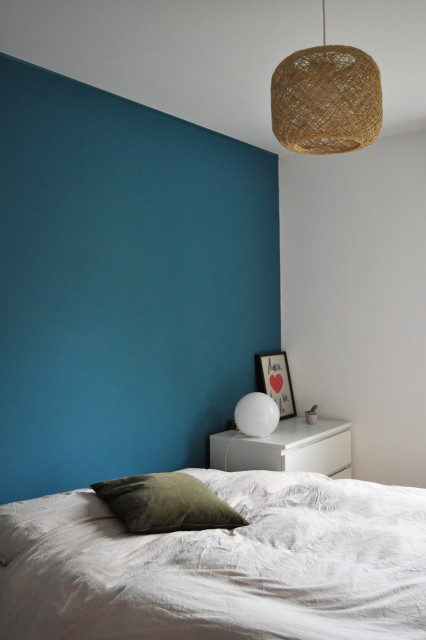 D&eacute;coration d'un chambre &agrave; Cannes moderno-dormitorio