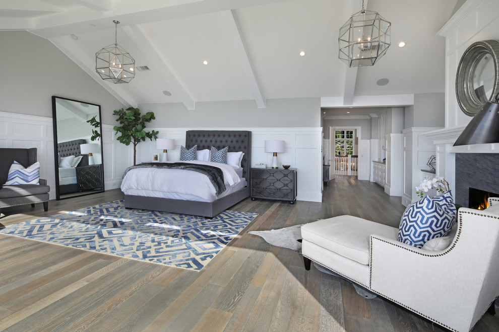 Example of a transitional home design design in Orange County