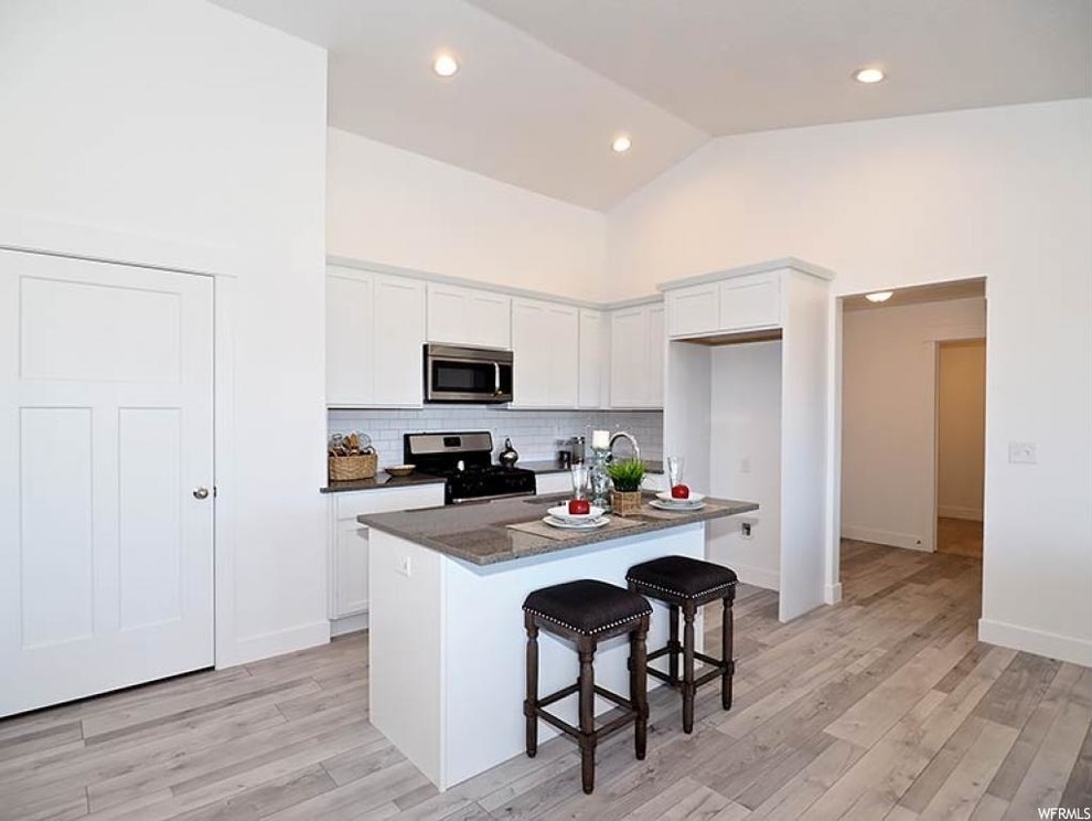 Kitchen - craftsman kitchen idea