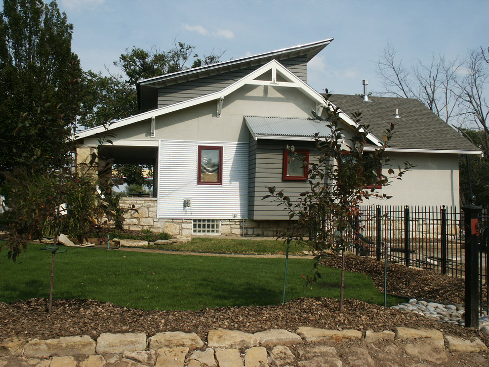 This is an example of a contemporary exterior in Kansas City.