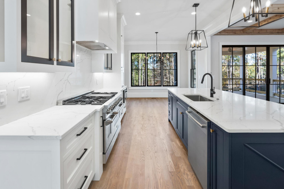 Trendy kitchen photo in Atlanta