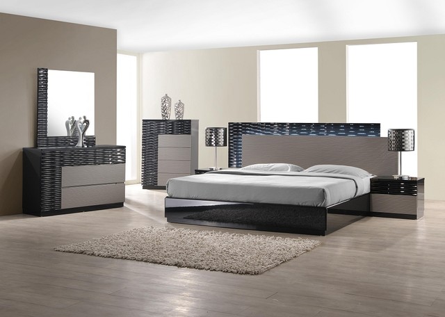 stylish eye-catching bedroom set with black and gray lacquer finish
