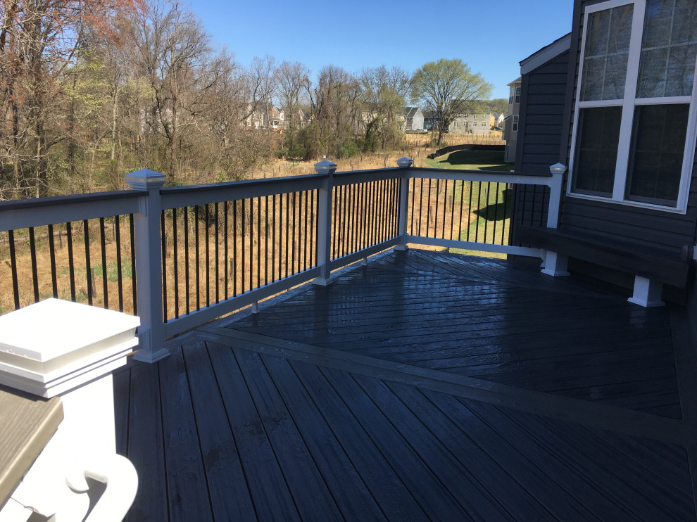 Deck - mid-sized backyard second story deck idea in Baltimore with no cover