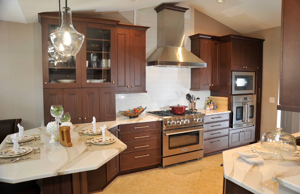 Kitchen - transitional kitchen idea