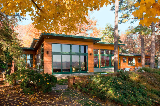 Stained Cedar Siding with Stone Accents contemporain-facade