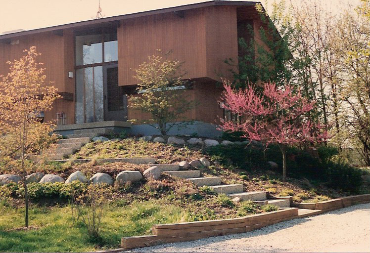Design ideas for a rustic landscaping in Chicago.