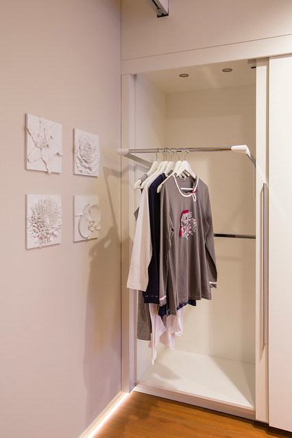 Höhenverstellbare Kleiderstange / Kleiderschrank - Ankleidezimmer - Berlin - von AAB DIE RAUMKULTUR GmbH & Co. KG