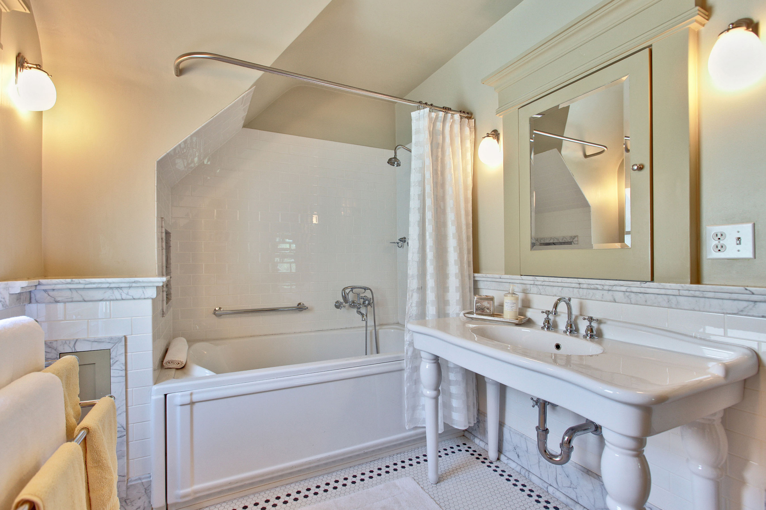 1904 Capital Hill Traditional