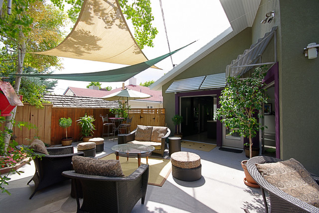 Industrial Design Bungalow in SLC minimalistisch-patio