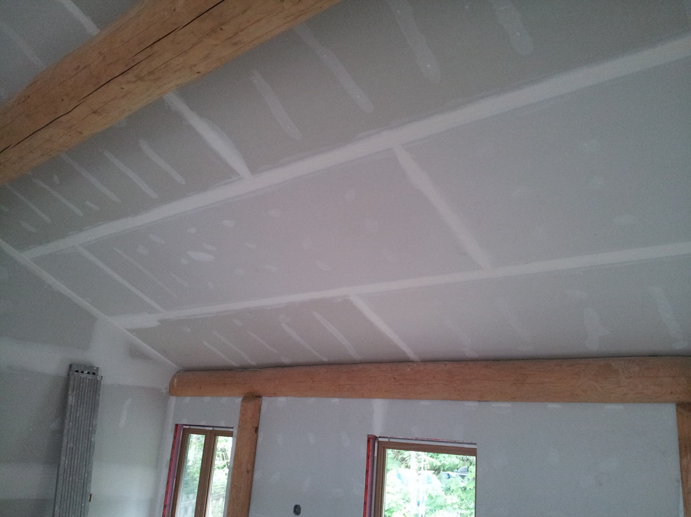 Post and beam vaulted ceiling