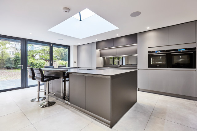 Anthracite & Platinum grey handle-less kitchen trendy-koekken
