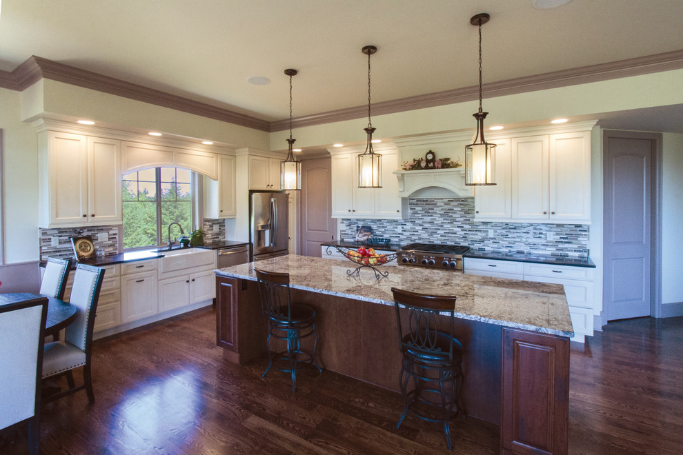 Fedak, Lacey WA - Traditional - Kitchen - Seattle - by Cabinets by Trivonna