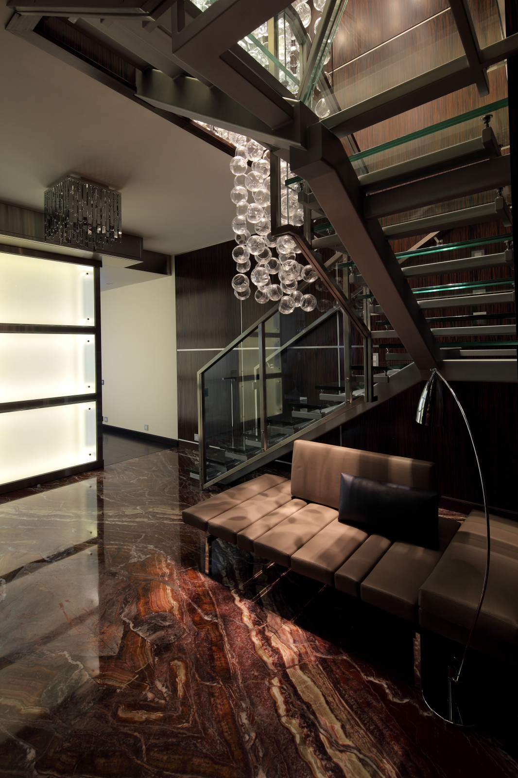 Двухуровневая квартира в Сити