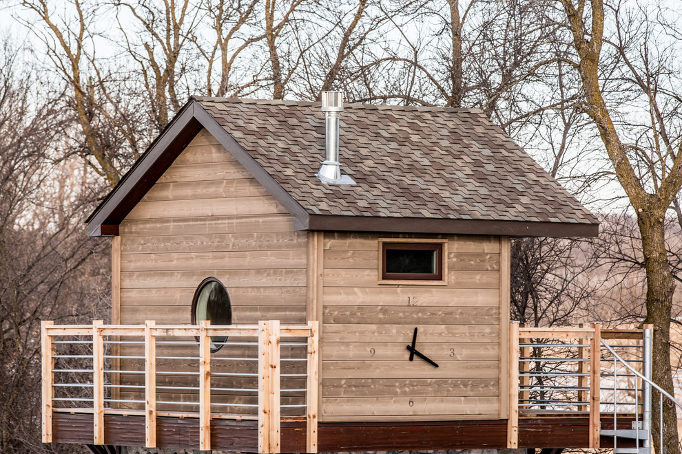 Inspiration for a small rustic home design remodel