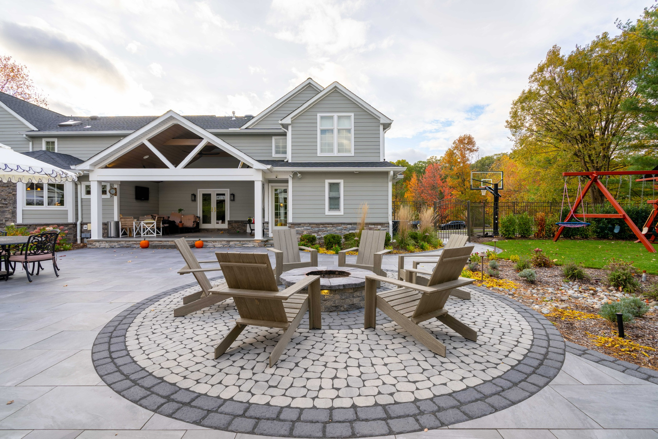 Porcelain Paradise with a Party Pavilian