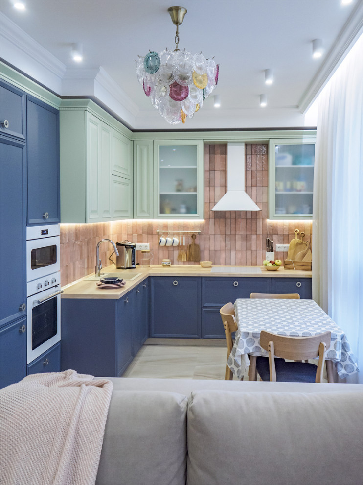 Солнечный остров, ЖК Кристал, Водный стадион