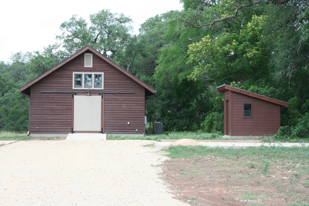 Home design - rustic home design idea in Austin