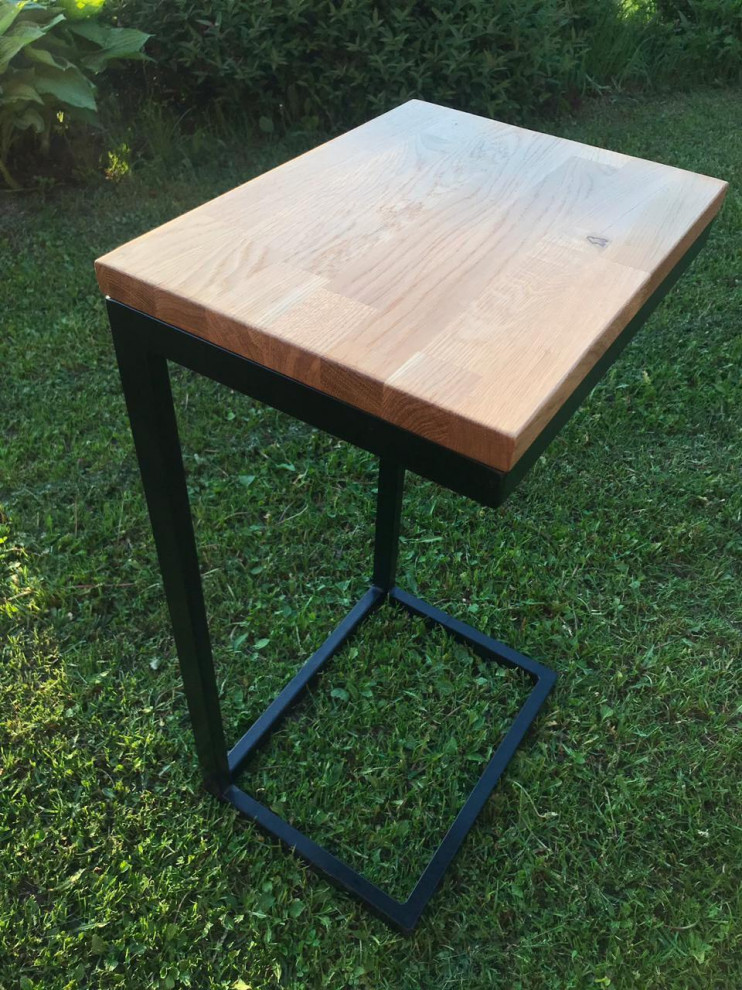 Прикроватный столик