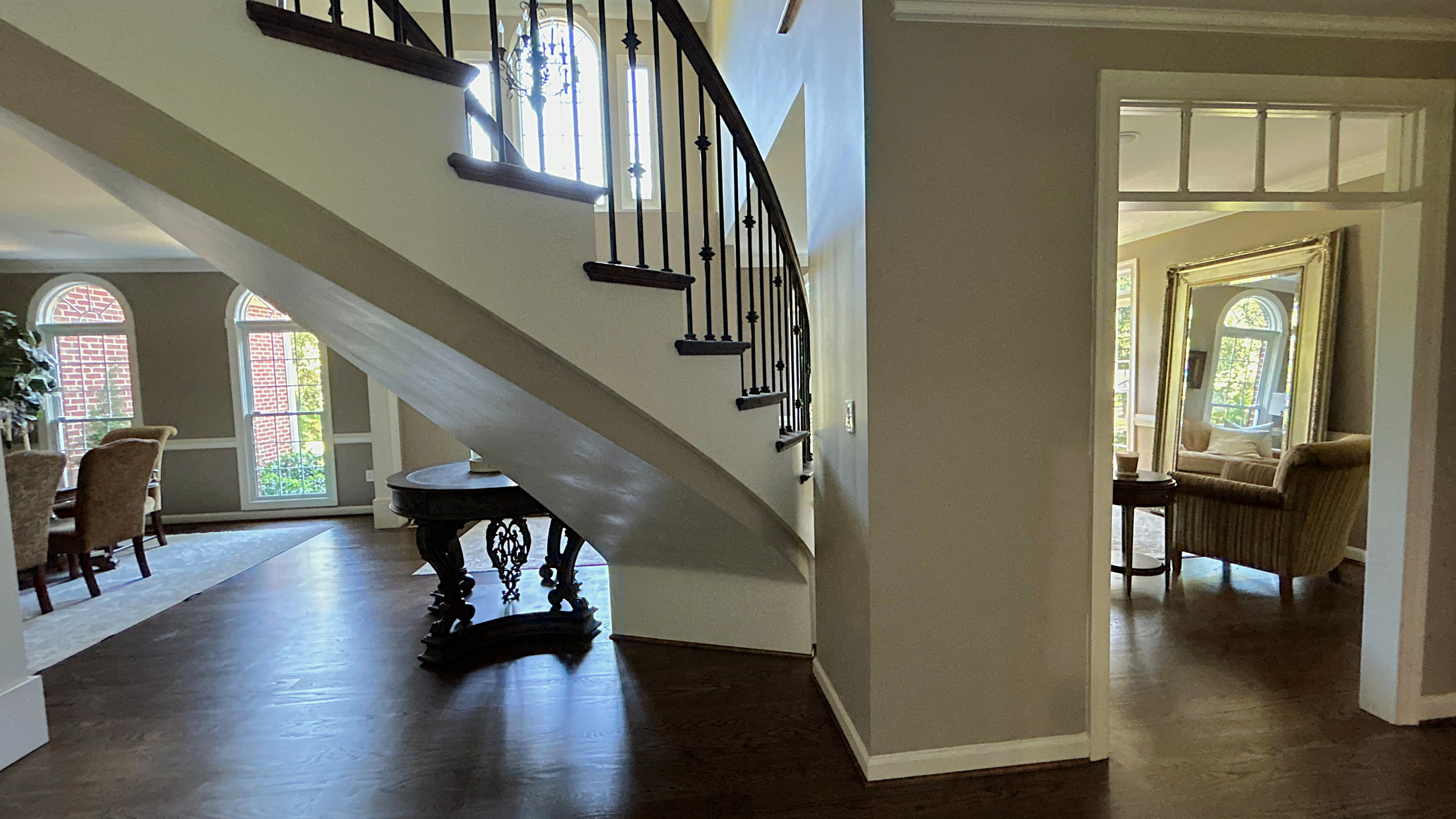 Project #157 | Traditional Curved Foyer Staircase