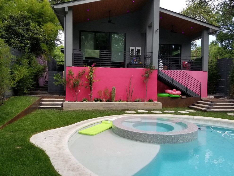 Circle Pool, Pink Wall