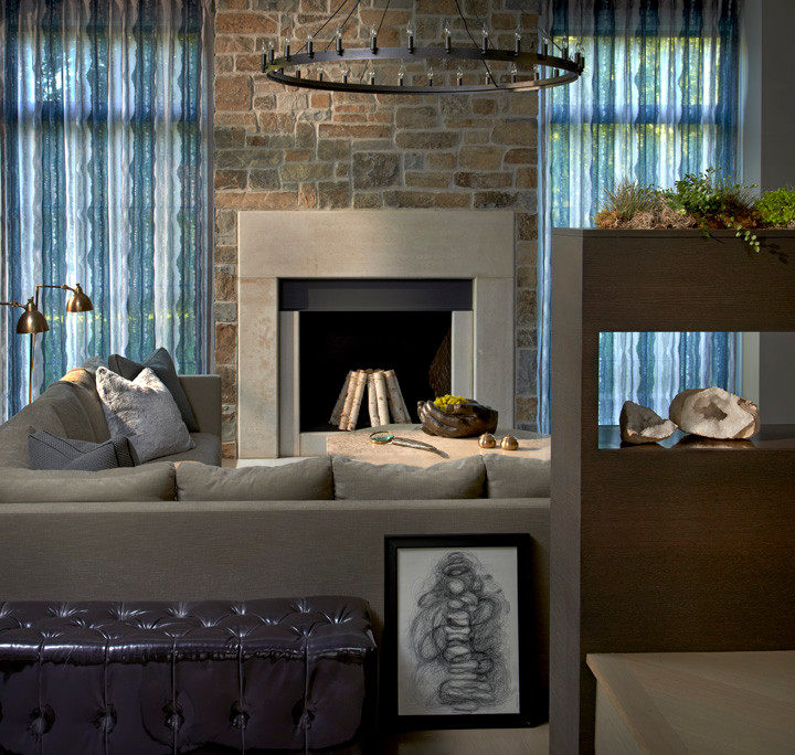Photo of a contemporary living room in Chicago.