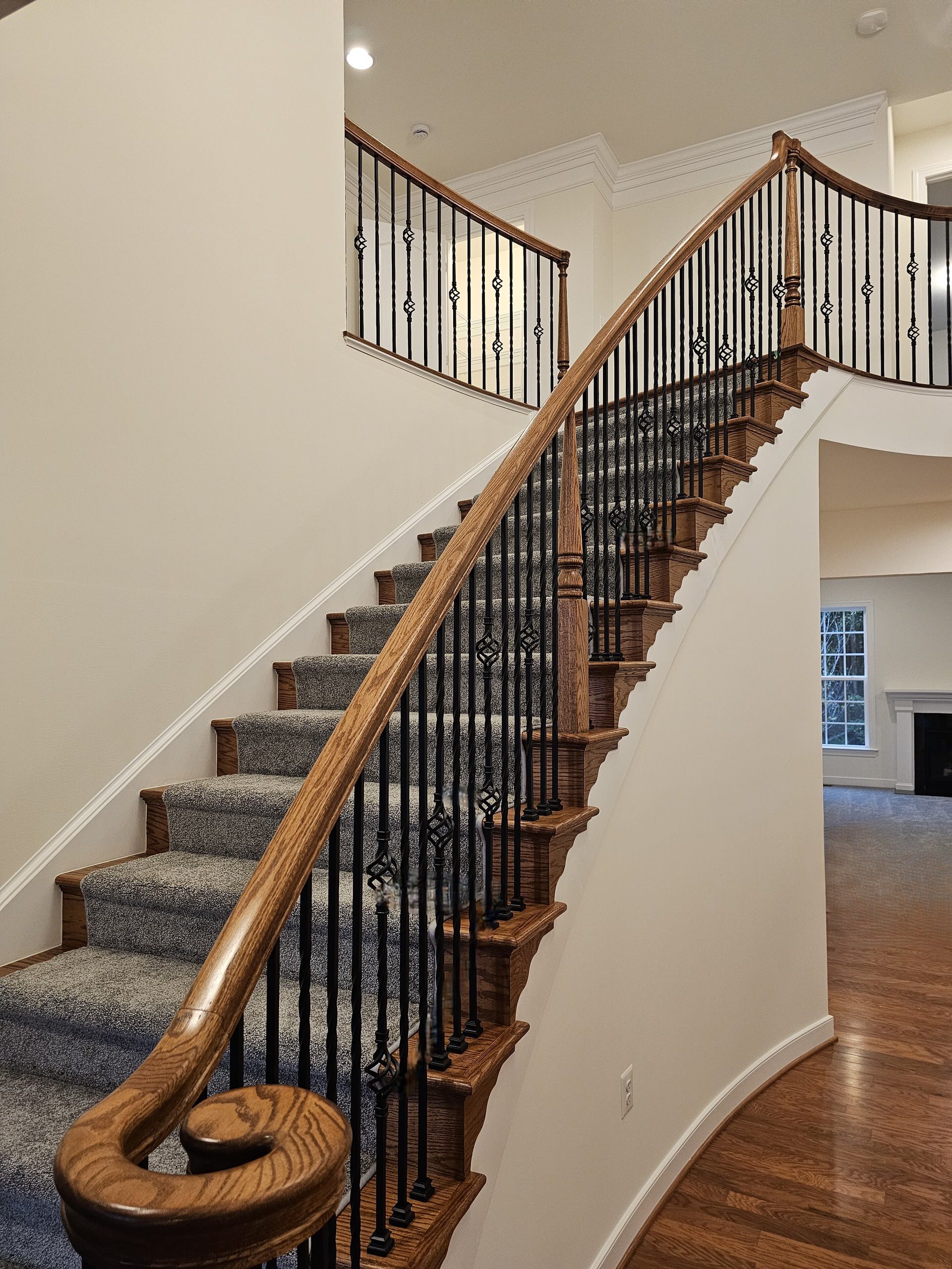 128_Grand Entryway Elliptical Staircase, Nokesville, VA 20181