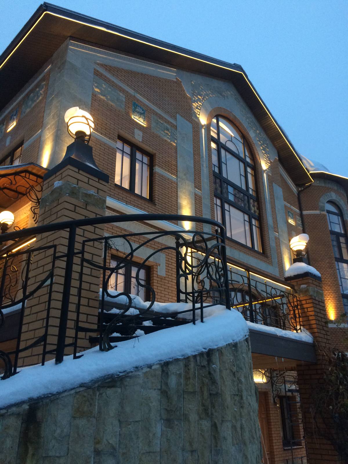 Светодиодное архитектурное освещение загородного дома - пос. Медвежьи Озера