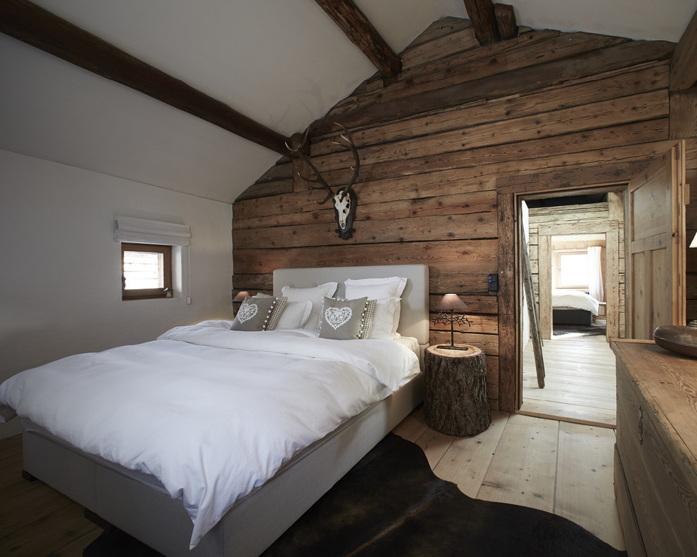 Bedroom - bedroom idea in Other