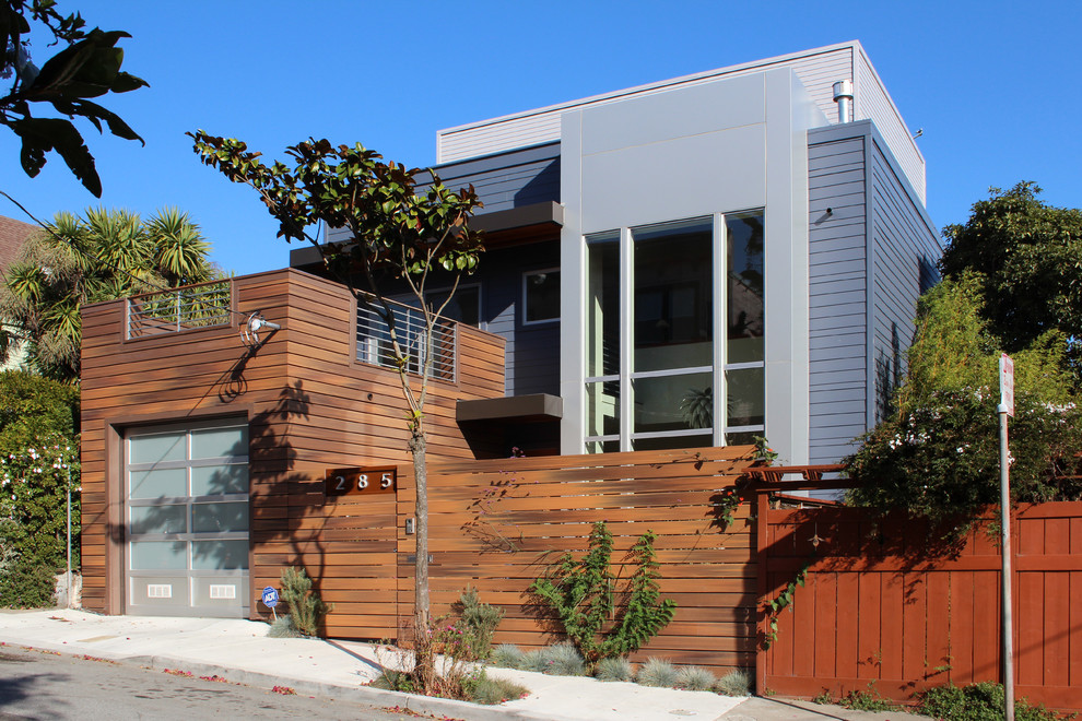 Design ideas for a contemporary two-storey exterior in San Francisco.