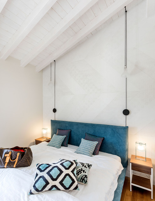 VISTA LAGO contemporary-bedroom