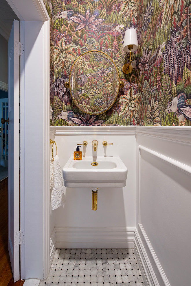 Esempio di un bagno di servizio vittoriano con piastrelle diamantate e pavimento con piastrelle a mosaico