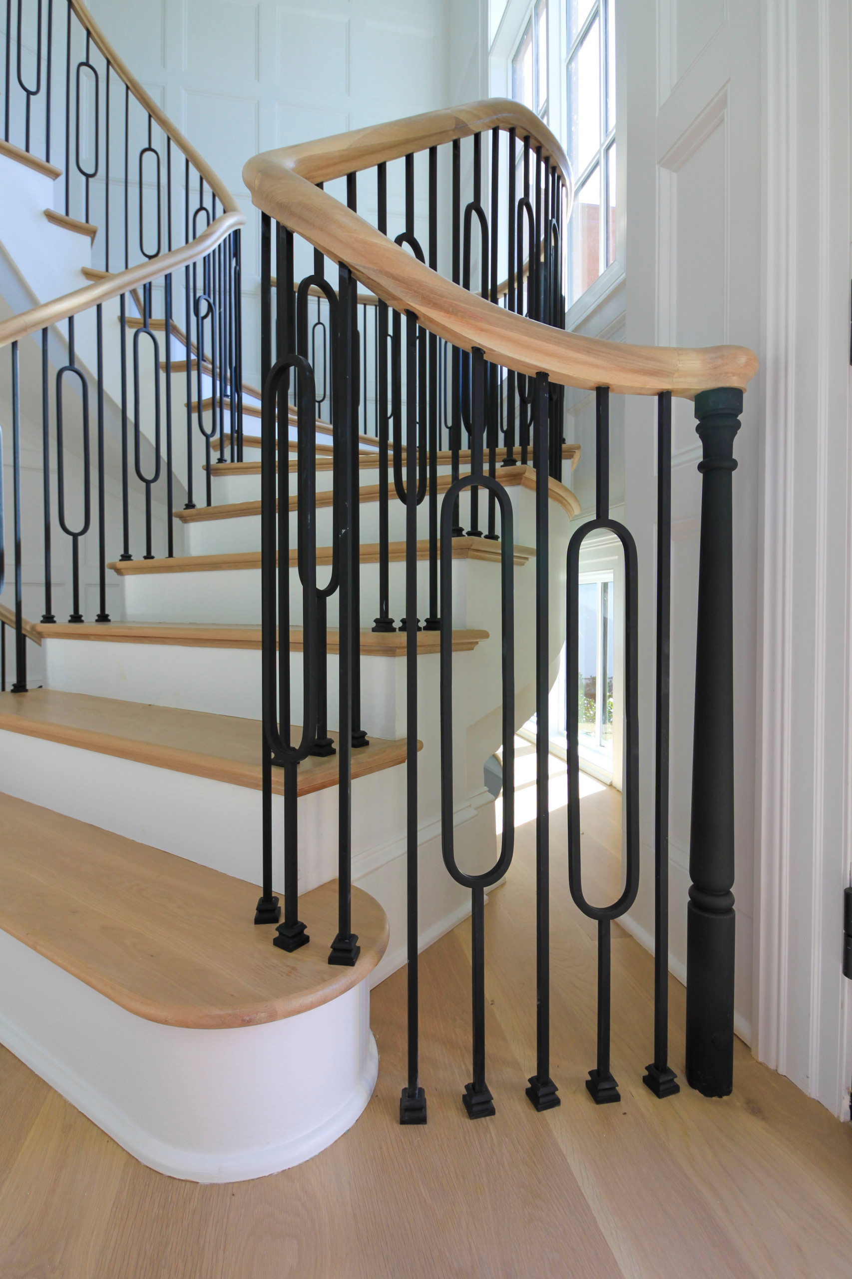 95_Remarkable and elegant floating elliptical staircase, McLean, VA 22101