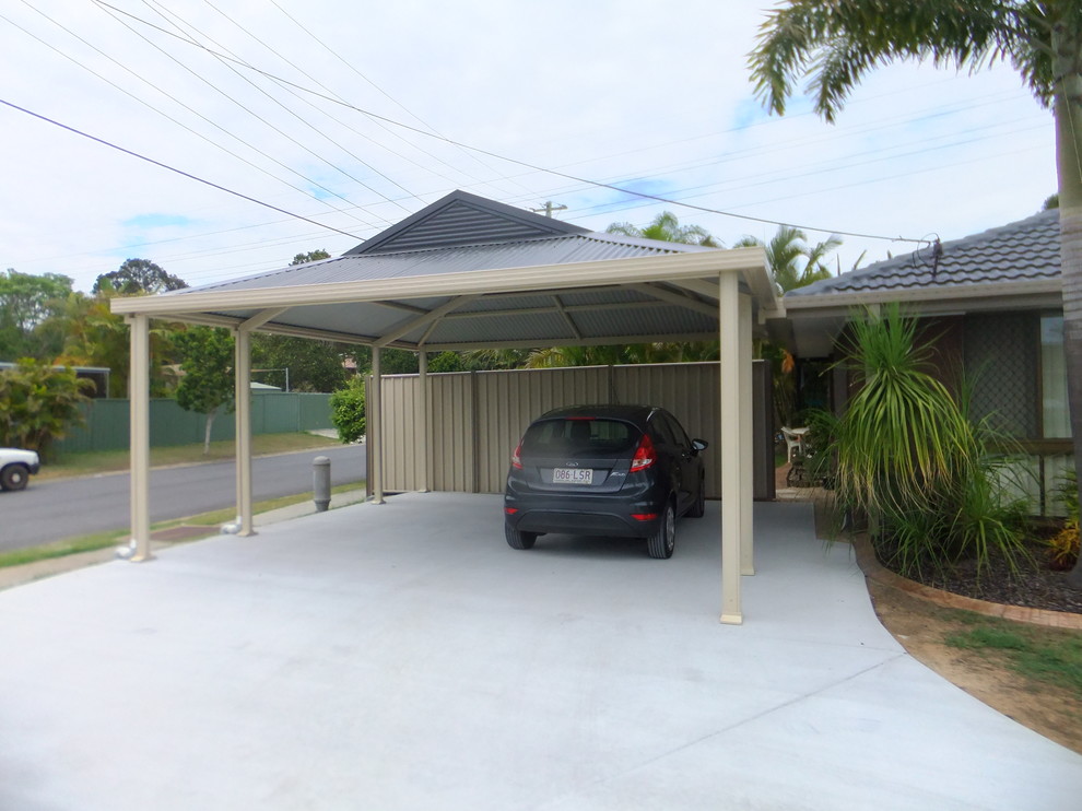 Inspiration for a contemporary garage in Brisbane.