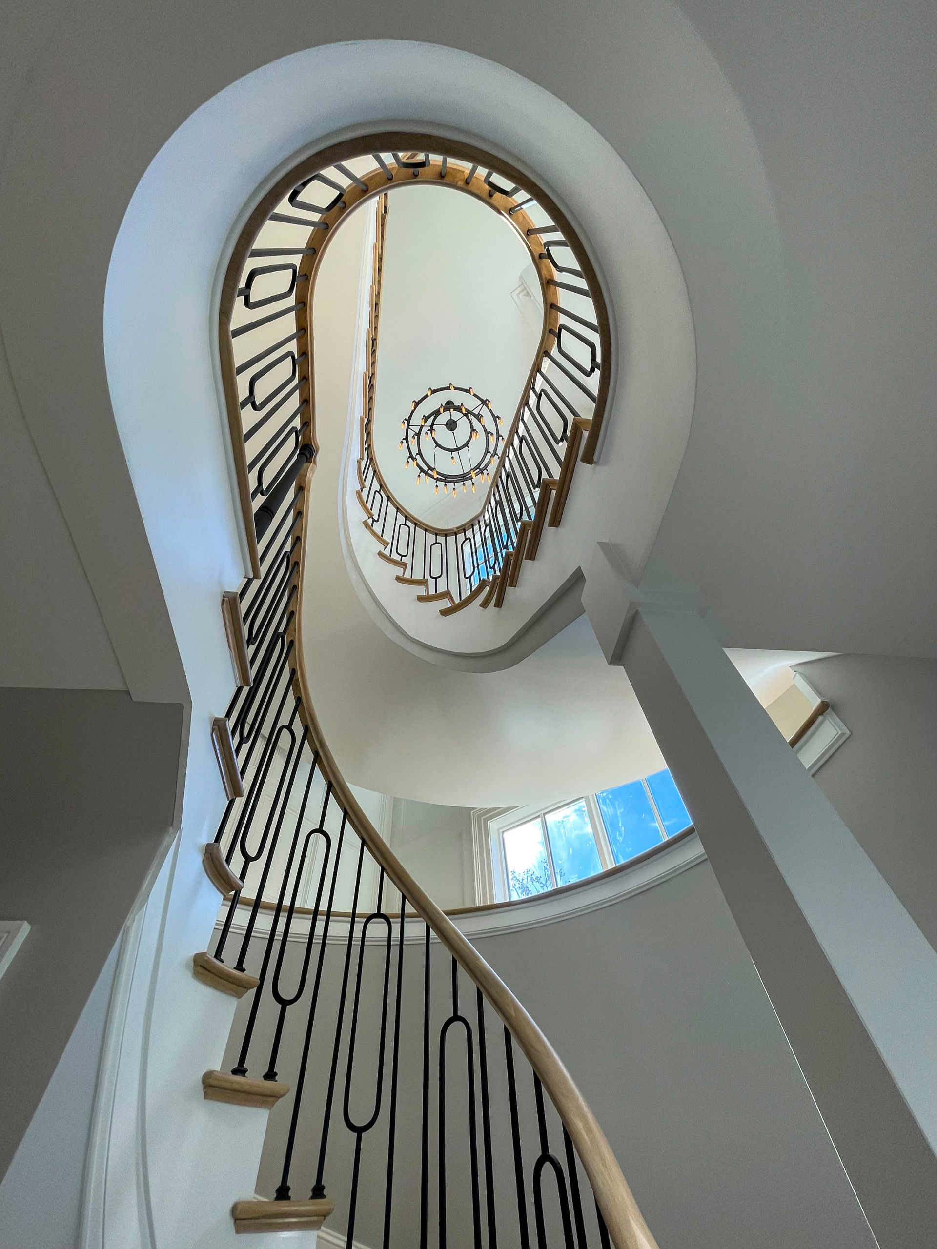 95_Remarkable and elegant floating elliptical staircase, McLean, VA 22101