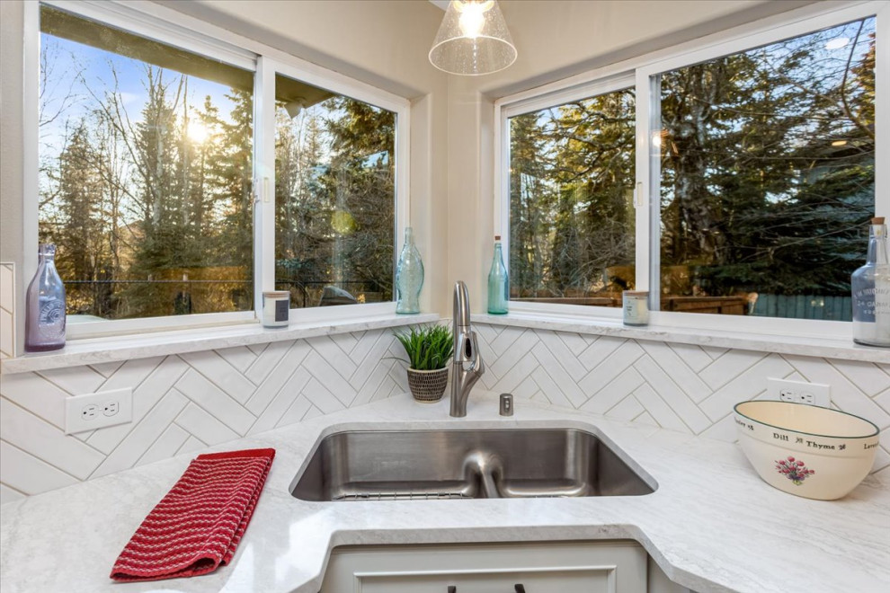 Home design - transitional home design idea