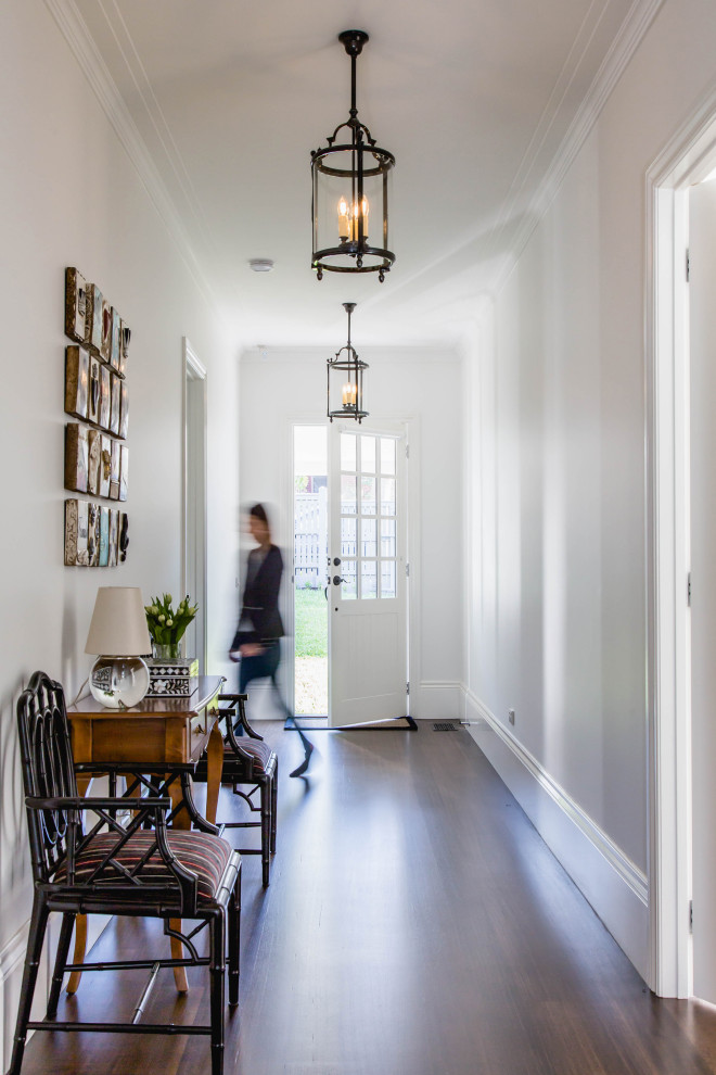Design ideas for a traditional hallway in Melbourne.