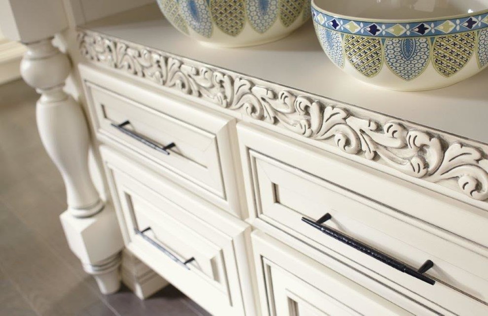 Traditional Kitchen Renovation & Cabinetry