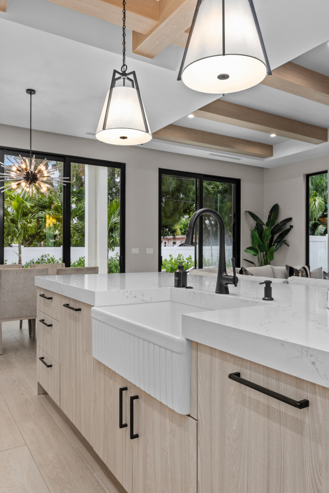 Transitional kitchen photo in Miami