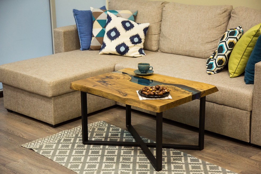 Журнальный стол из капового Карагача с синей рекой