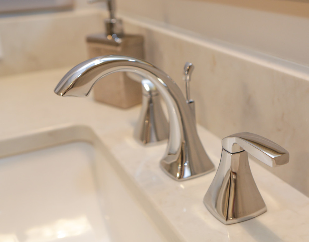Home design - transitional home design idea in Atlanta