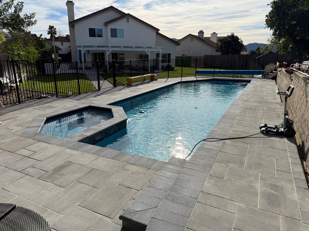 Aqua White - Mini Pebble Finish