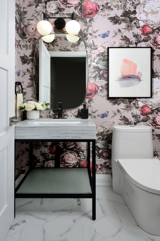 Photo of a transitional powder room in Toronto.