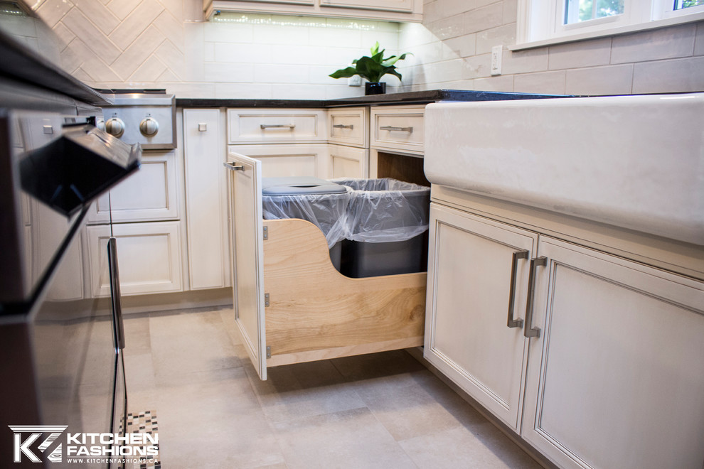 Kitchen - large transitional kitchen idea